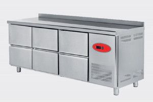 Стол холодильный EMPERO EMP.200.70.01-6C